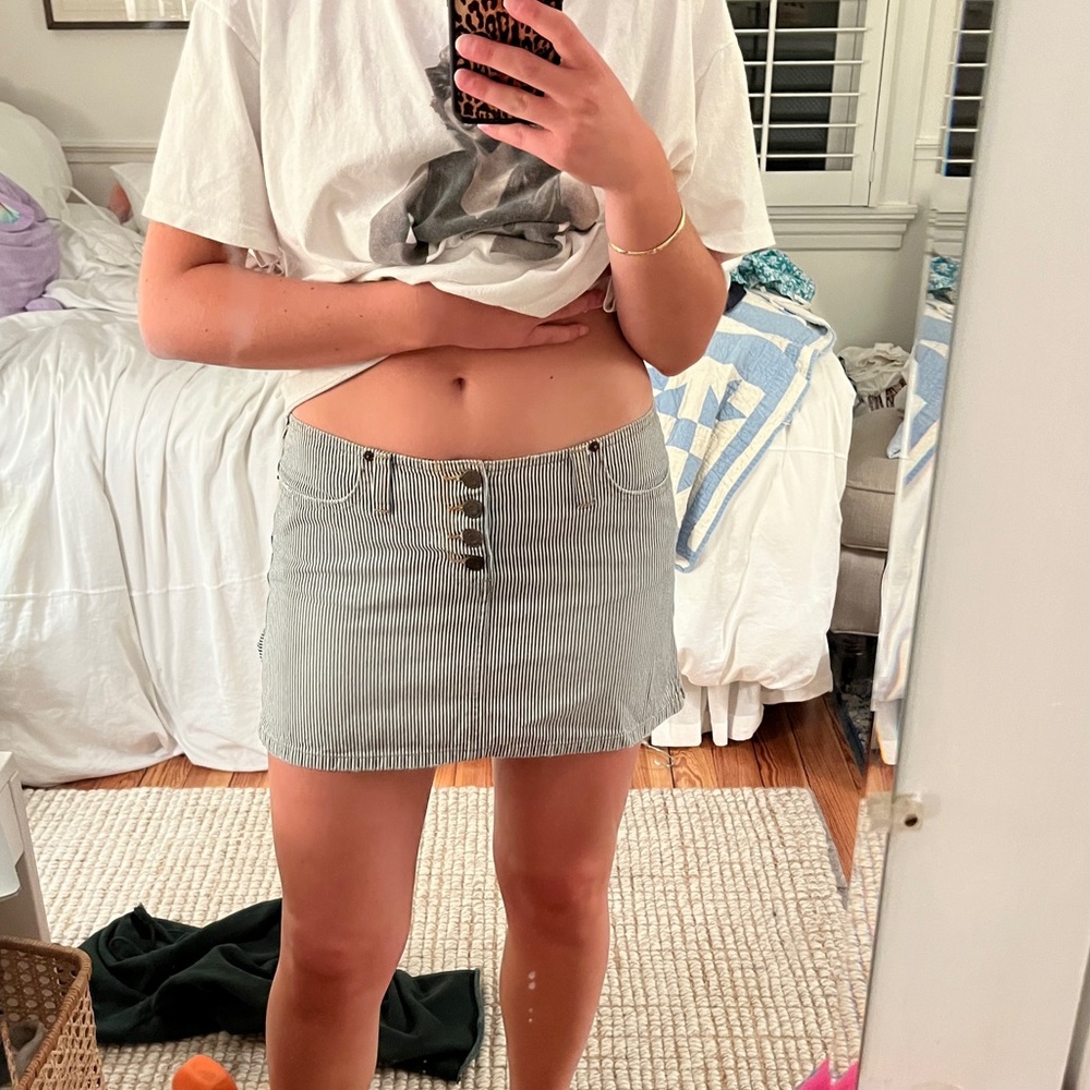 Low rise vintage pin stripe abercrombie and fitch cargo skirt
